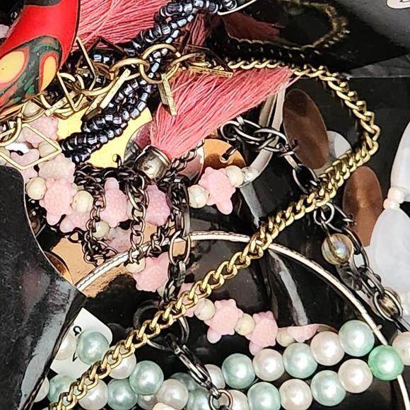 1.5 Pounds of Fashion Jewelry Mix Wearable, Tangled, Craft - Picture 2 of 9